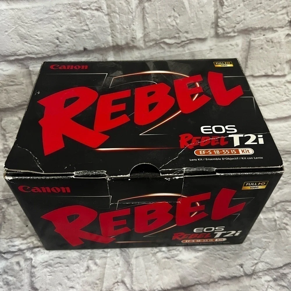 Canon EOS Digital Rebel T2i Digital w/18-55mm IS II Lens kit used camera